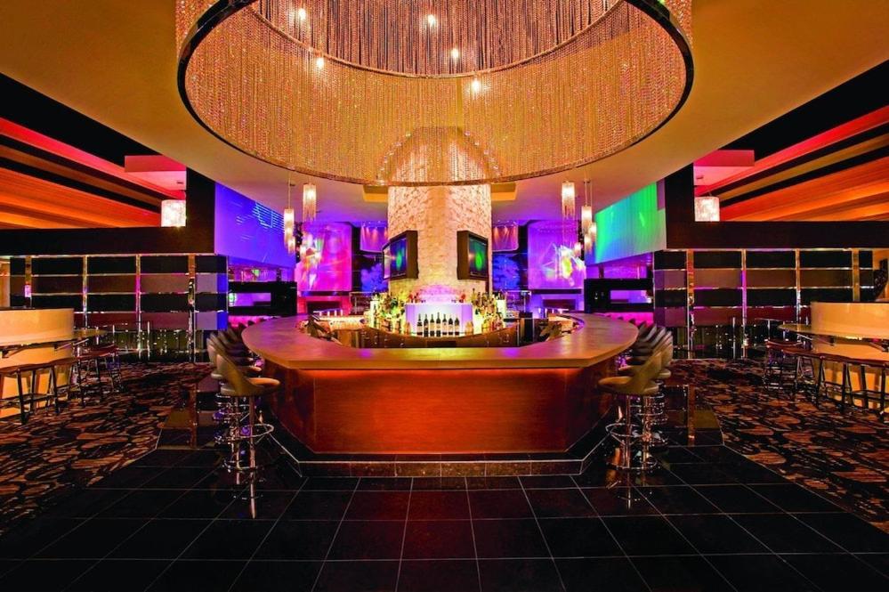 Mandalay Bay Resort And Casino By Suiteness Las Vegas Exterior photo