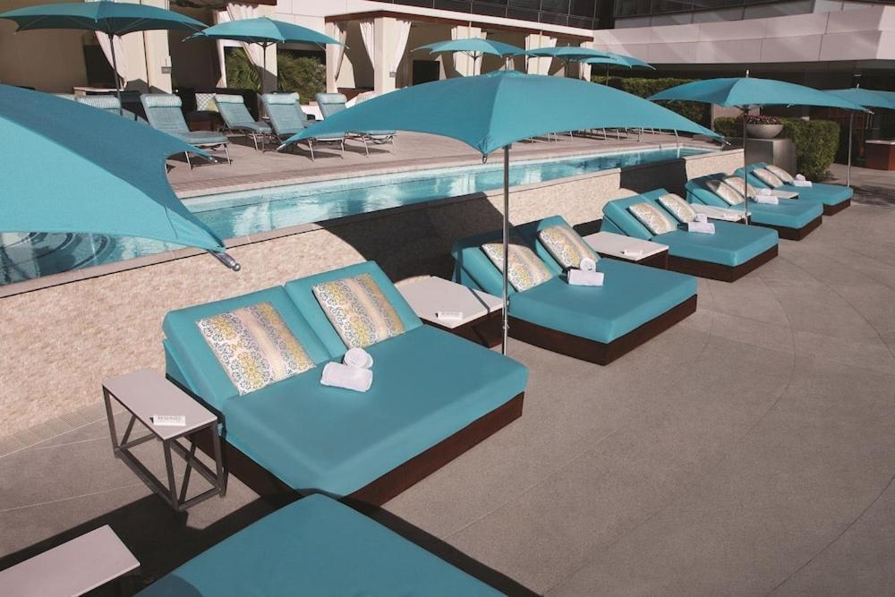 Mandalay Bay Resort And Casino By Suiteness Las Vegas Exterior photo